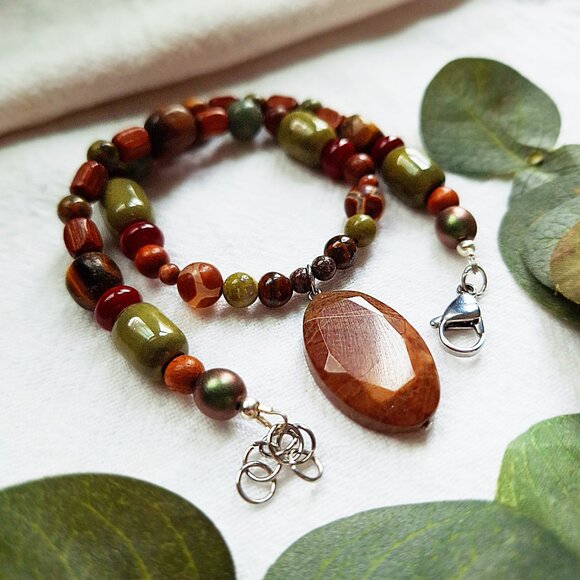 Boho Multi Stone Beaded Choker, 70s Earthy Pendant Choker, Witchy Woodland - Picture 2 of 9